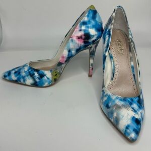 NWOT Charles By Charles David Sublime Pump -Size 6